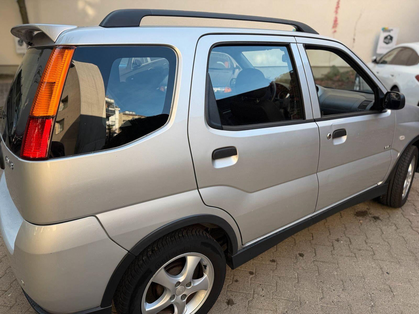 Suzuki Ignis 2007 — interior
