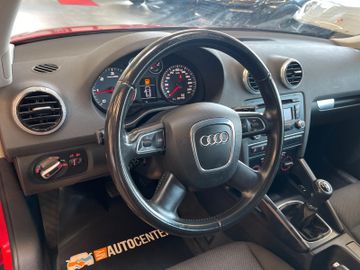 Audi A3 2.0 TDI Attraction*TÜV1226*Klima*Schiebedach