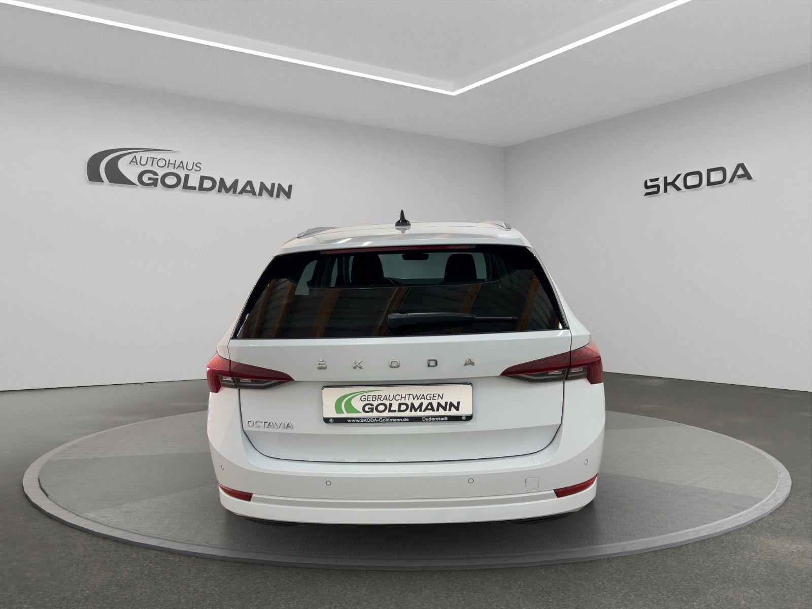 Fahrzeugabbildung SKODA Octavia Combi First Edition 1.5 TSI ACT