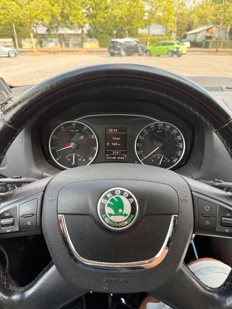 Skoda Octavia 2012 — photo 9