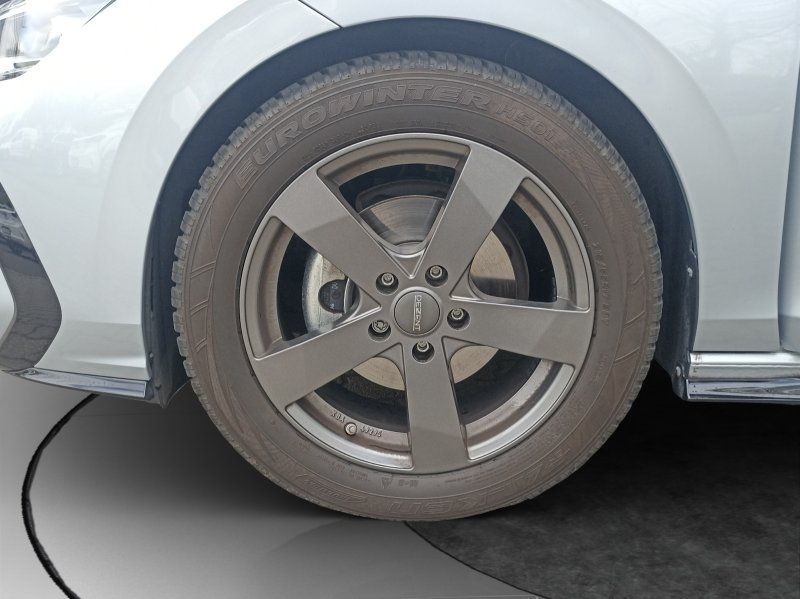 Fahrzeugabbildung Volkswagen Golf VIII 1.5 eTSI DSG R-Line