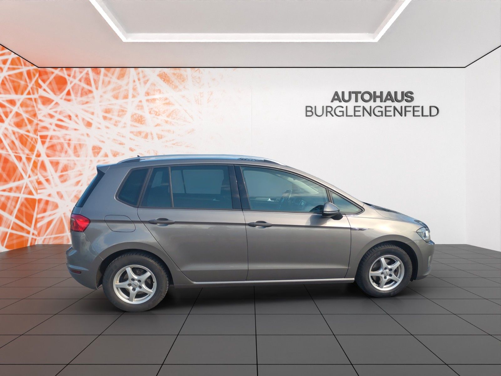 Fahrzeugabbildung Volkswagen Golf Sportsvan VII Lounge ! Navi ! PDC ! SHZ !