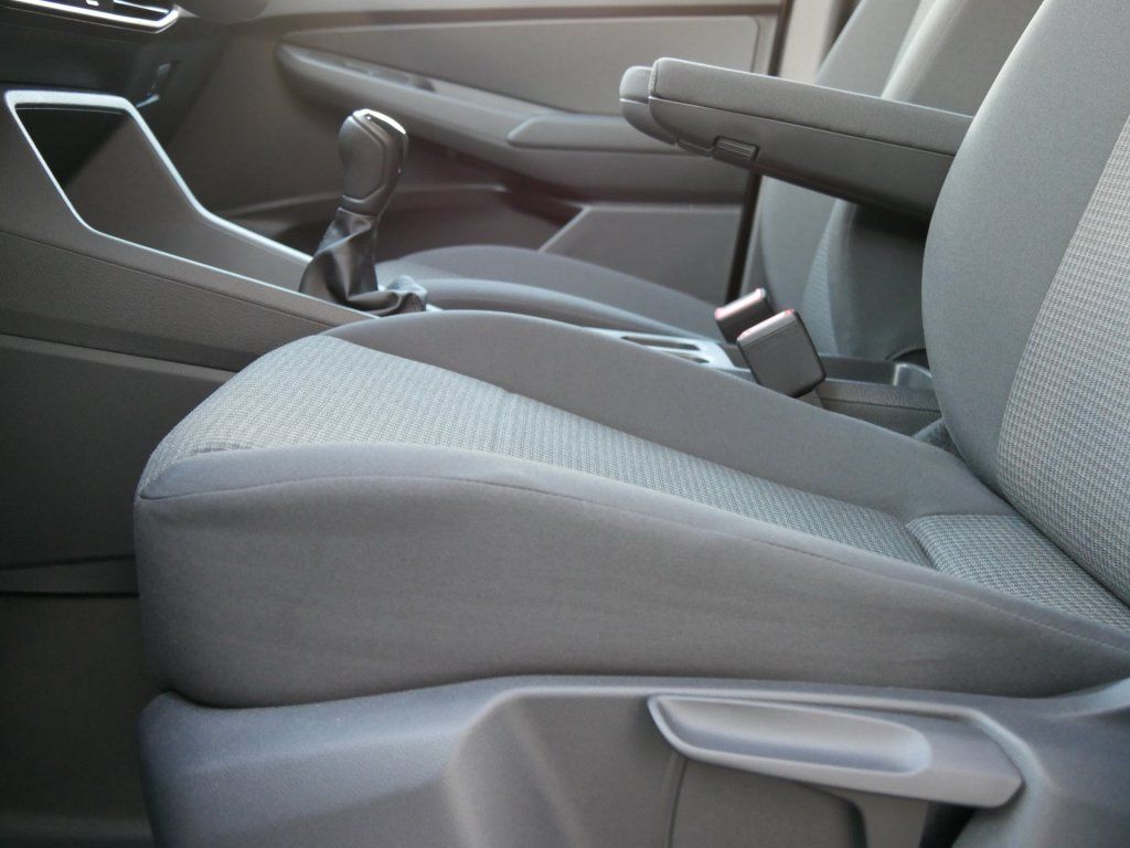 Fahrzeugabbildung Volkswagen Caddy Cargo KR 2.0 TDI AHK SHZ LED Kamera