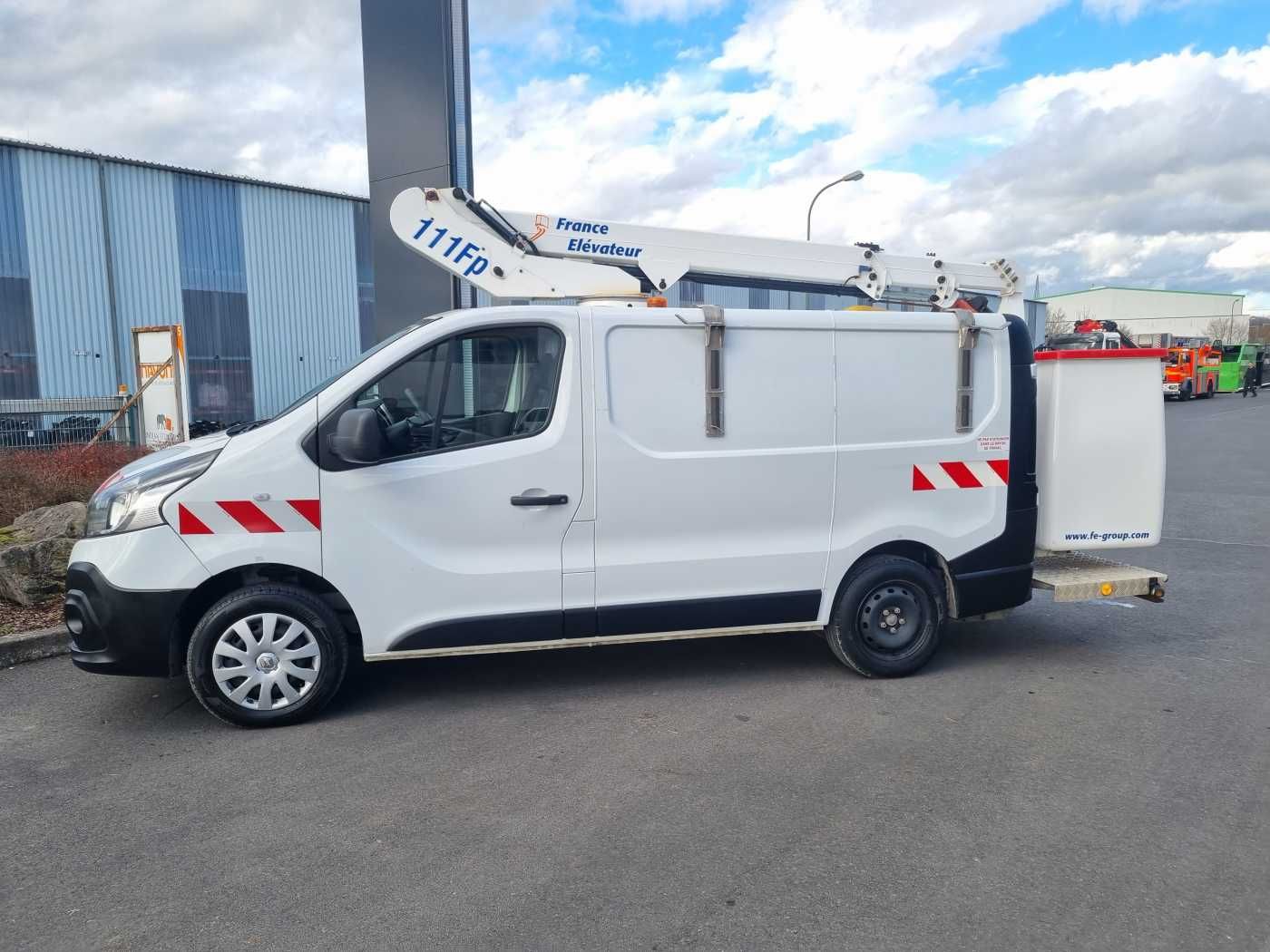 Fahrzeugabbildung Renault Trafic dCi 120 L1H1 / France Elavateur 10,6m