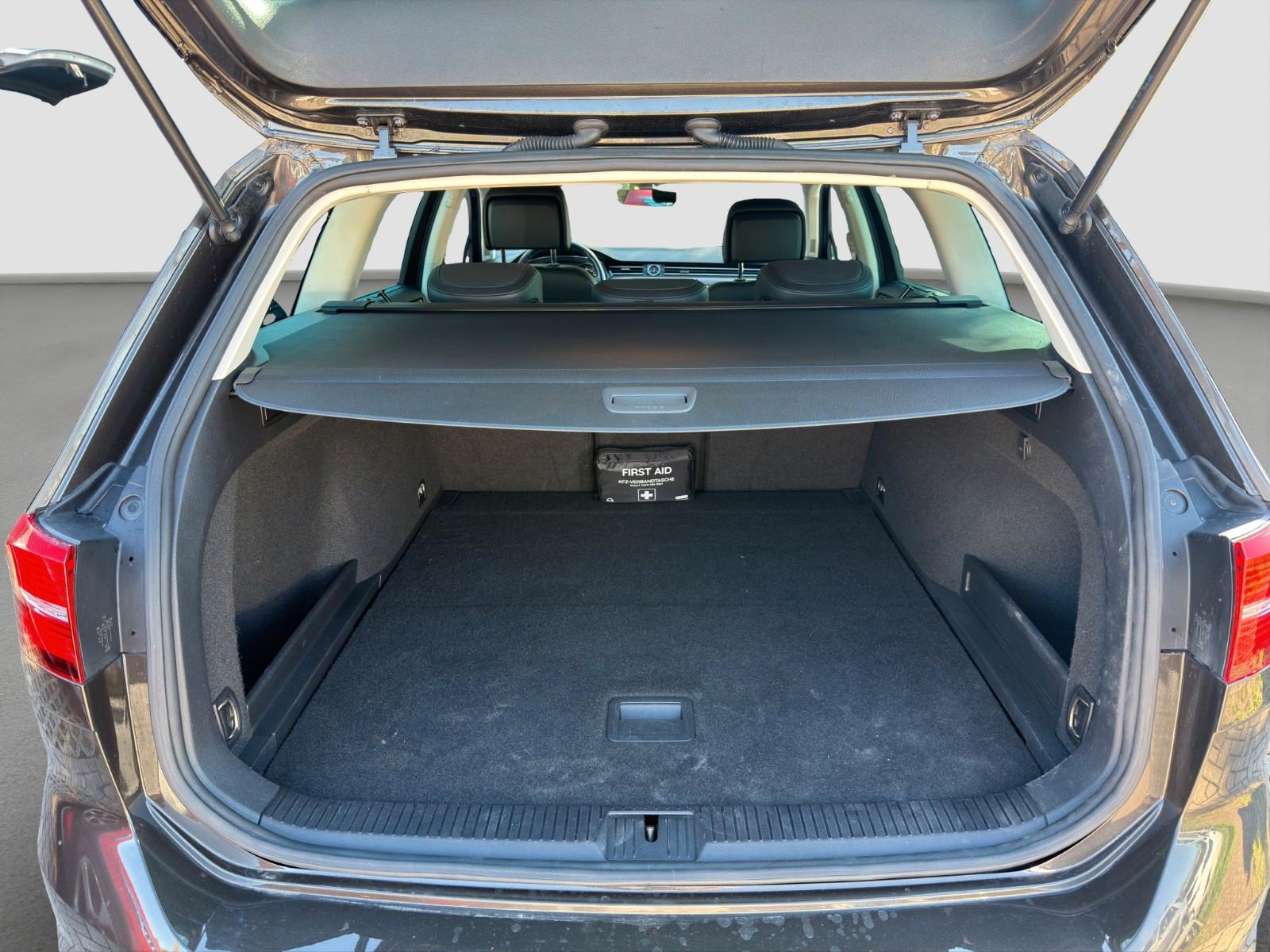 Volkswagen Passat*Kombi*Highline*Navi*Headup*LED*ACC*360*