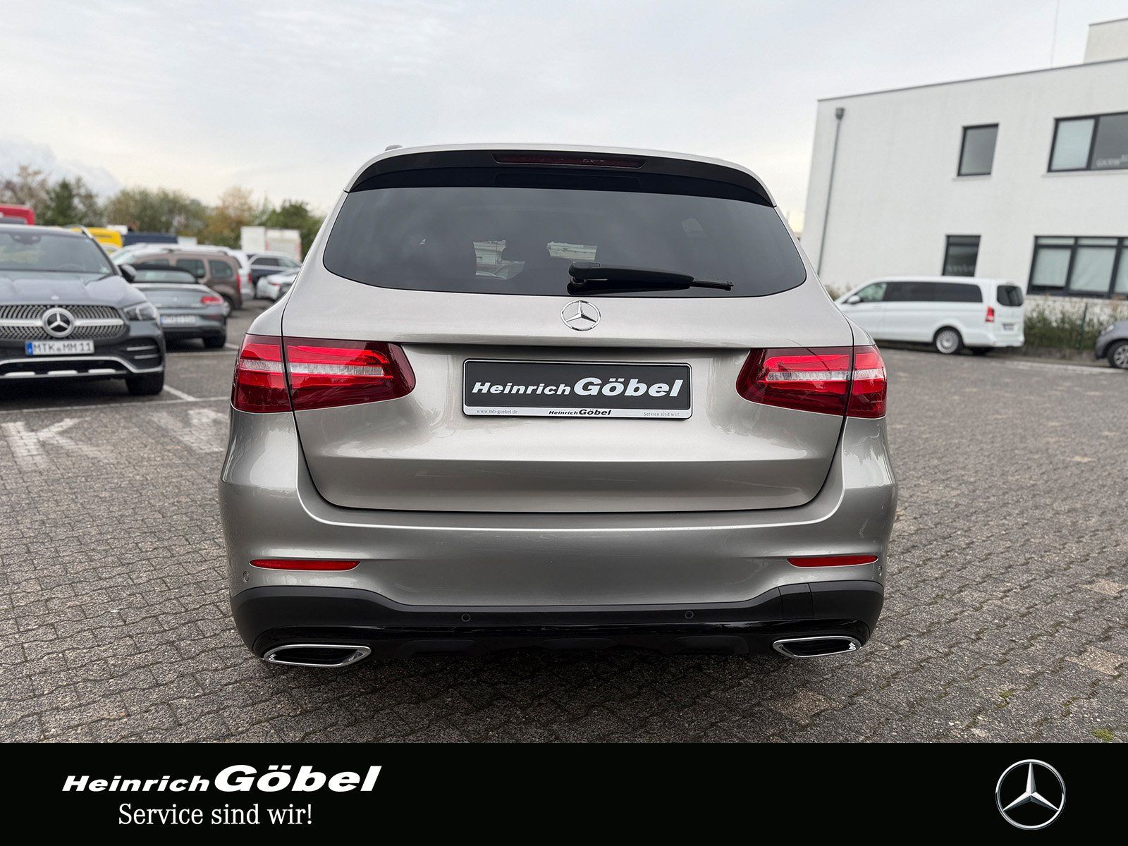 Fahrzeugabbildung Mercedes-Benz GLC 220 d 4M AMG+PANORAMA+ILS+20ZOLL+NIGHTP.+AHK
