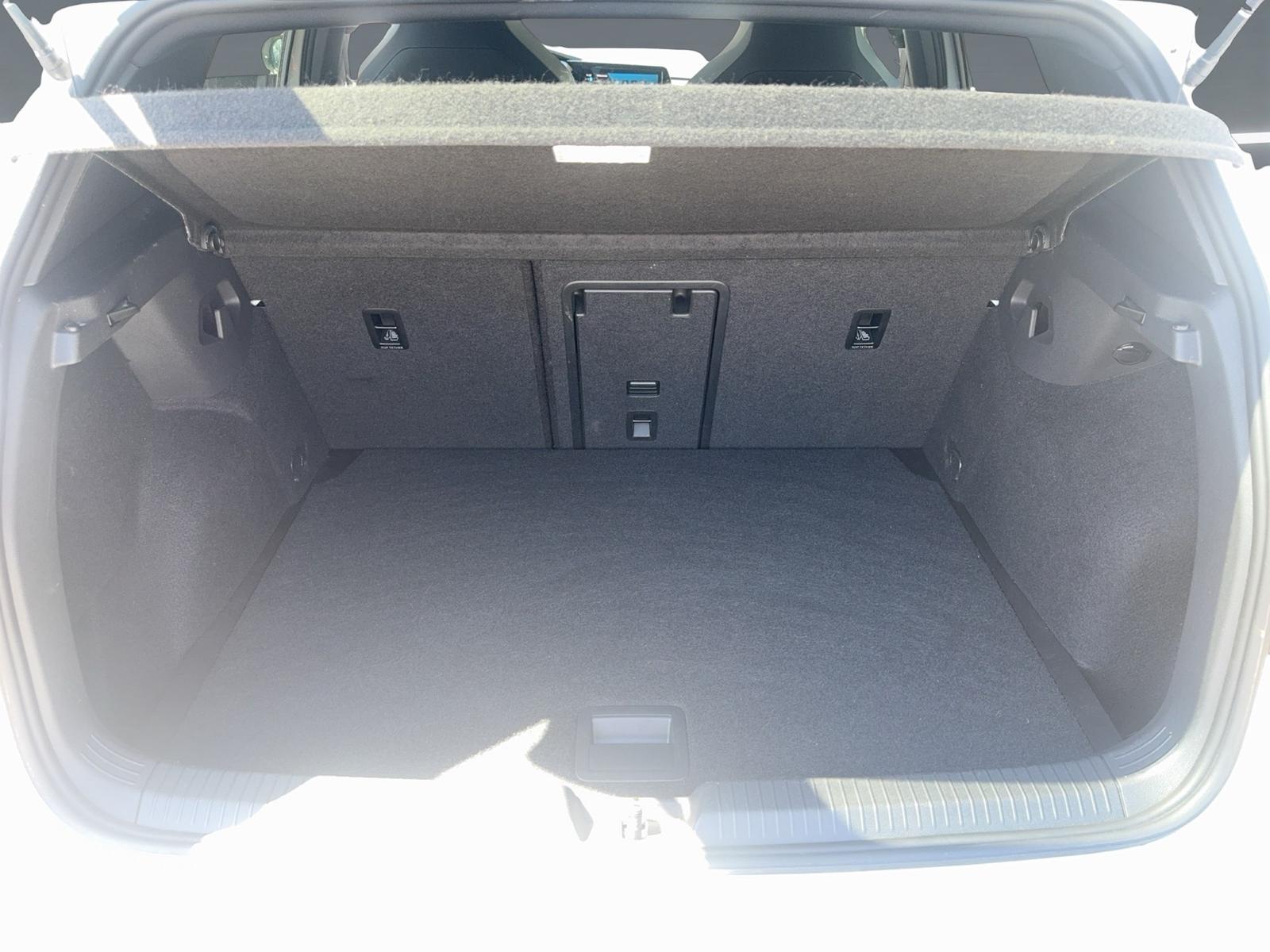 Volkswagen Golf VIII 2.0 TSI R-Line LED KAMERA NAVI SHZ 17", миниатюра 15