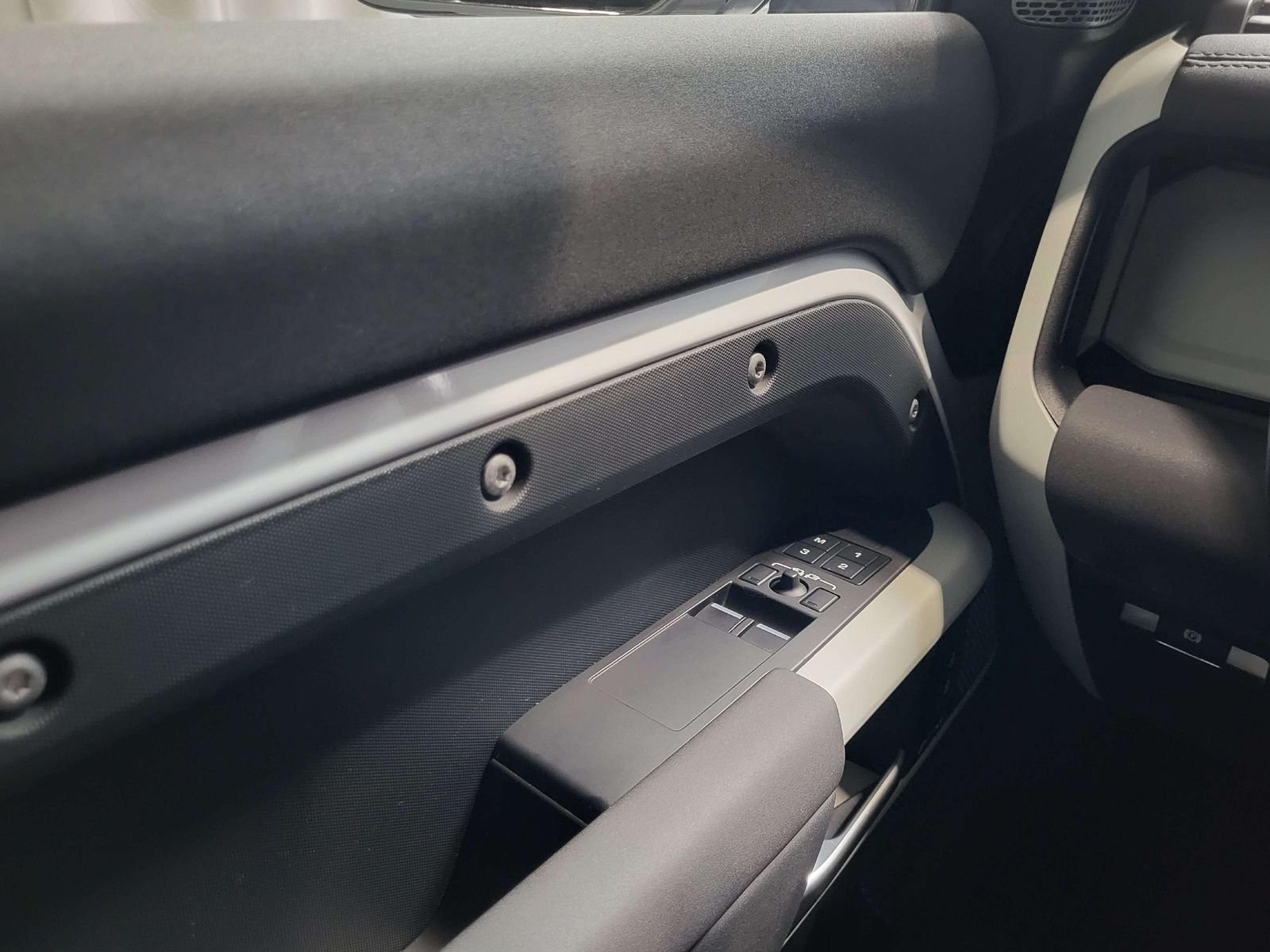 Land Rover Defender 3.0d 90 SE *Navi| LED| Pano| Kamera* foto 15