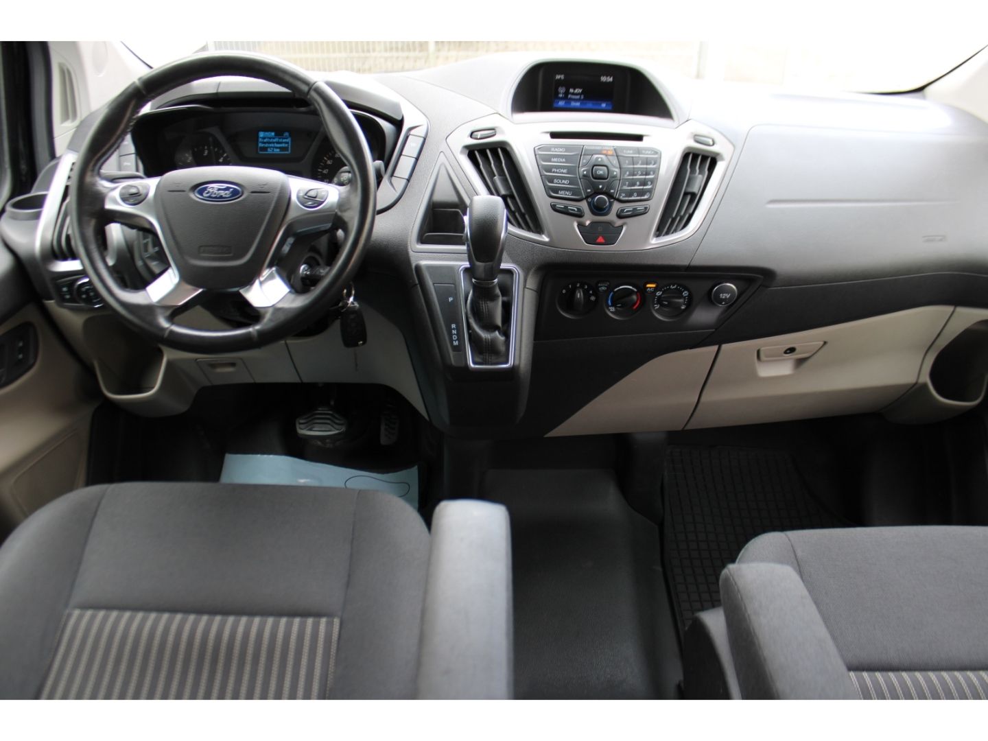FORD Transit Custom 310 L2 2.0 TDCi DoKa SHZg PDC AHK - Image 10