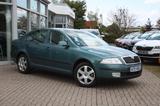 Skoda Octavia Limousine 1.6 Elegance Sitz-HZG PDC AHK - Skoda Octavia aus 2006: Elegance