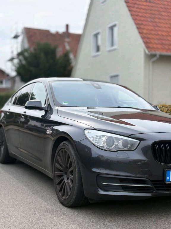 Image of BMW 530