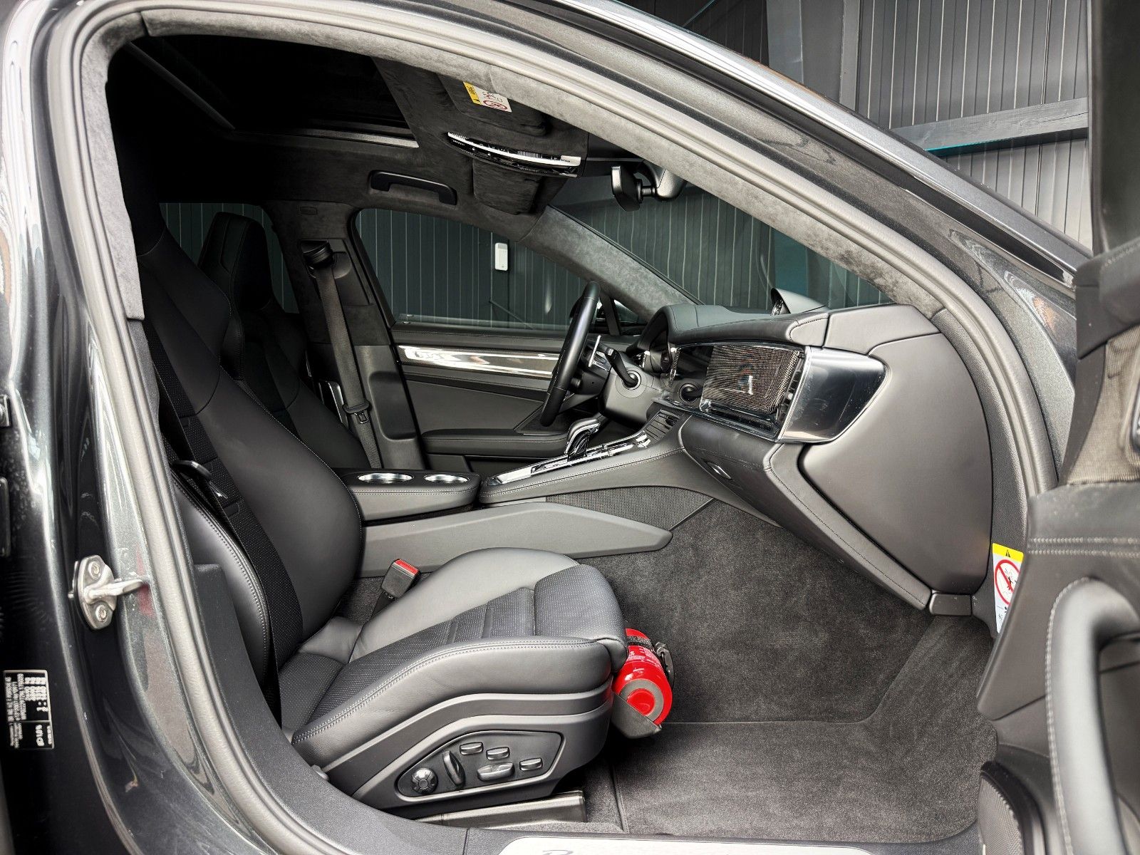 Fahrzeugabbildung Porsche Panamera Sport Turismo Turbo S + Approved + PCCB