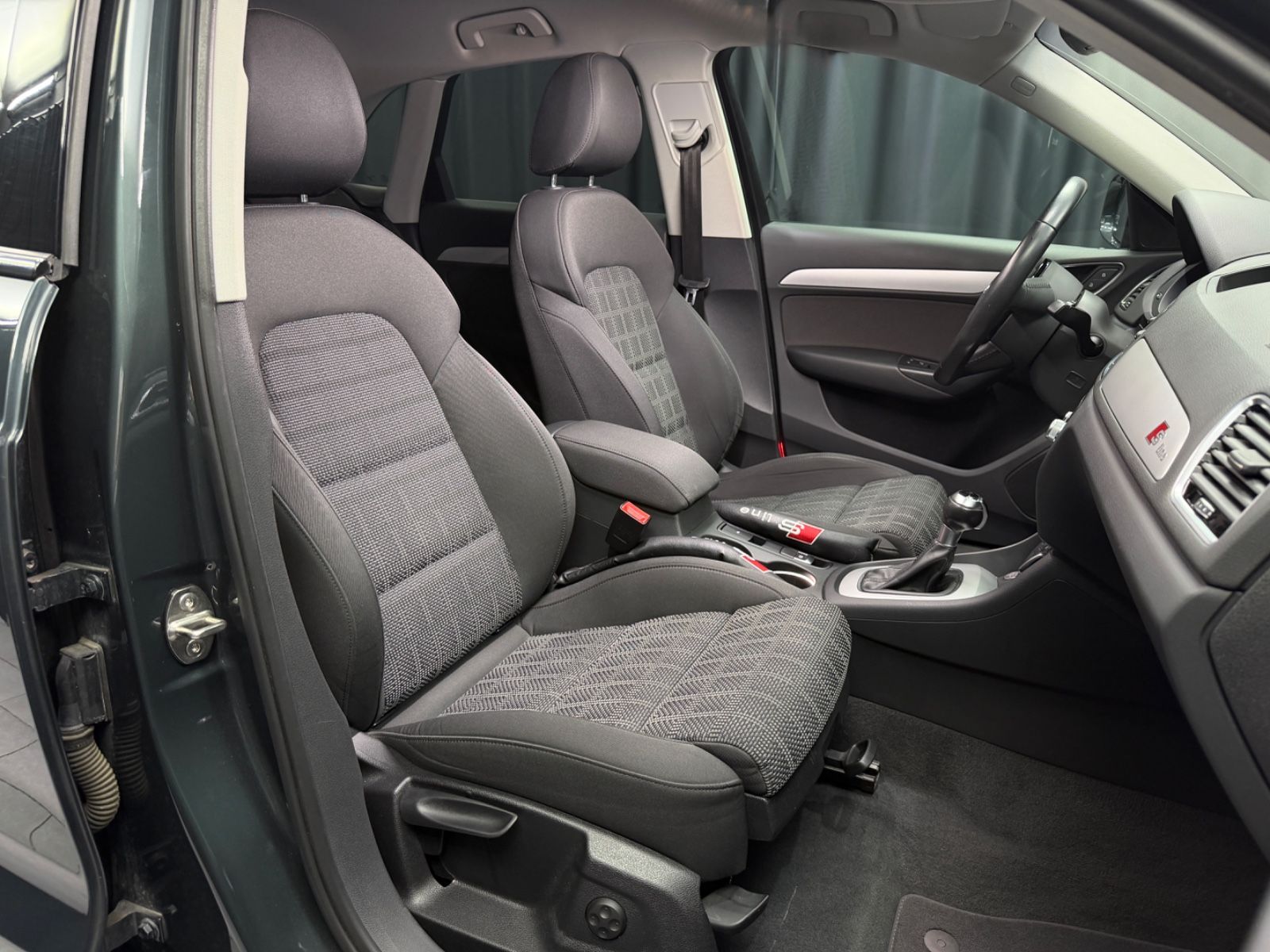 Fahrzeugabbildung Audi Q3 sport|S-Line|S-Tronic|AHK|NAVI|AUTOMATIK