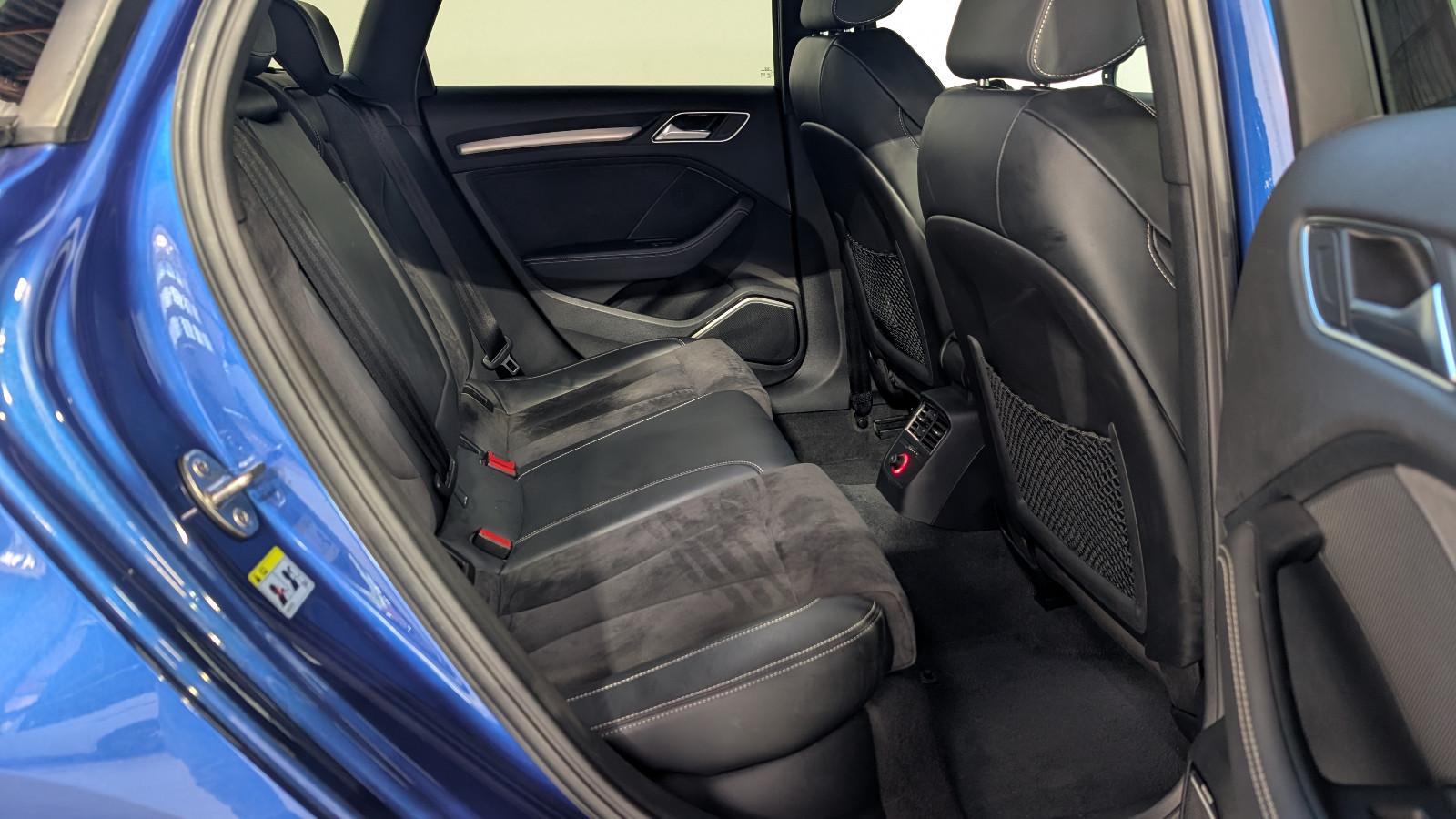 Audi S3 Sportback 2.0 TFSI 300 ch BVA quattro / Bang & Olufsen / Magnetic Ride / Alcantara-Cuir / Jantes 19"
