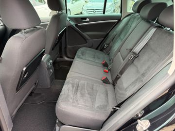 Volkswagen Tiguan - 11