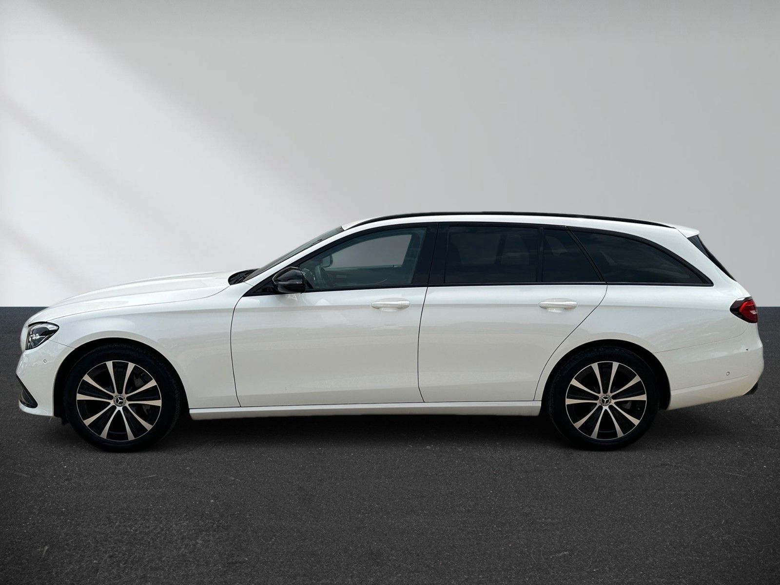 Mercedes-Benz E 300 e T 9G-TRONIC Exclusive – Bild 9