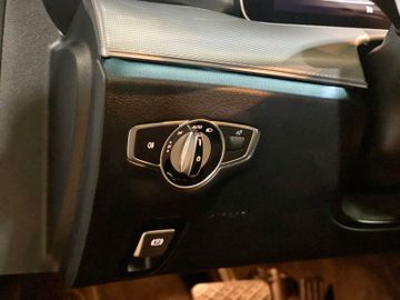 Fahrzeugabbildung Mercedes-Benz E 300de*T-Modell*Avantgarde*WIDESCREEN*AMBILIGHT
