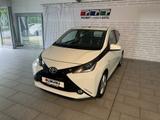 Toyota Aygo x-play touch - Toyota Aygo (X): Play Touch