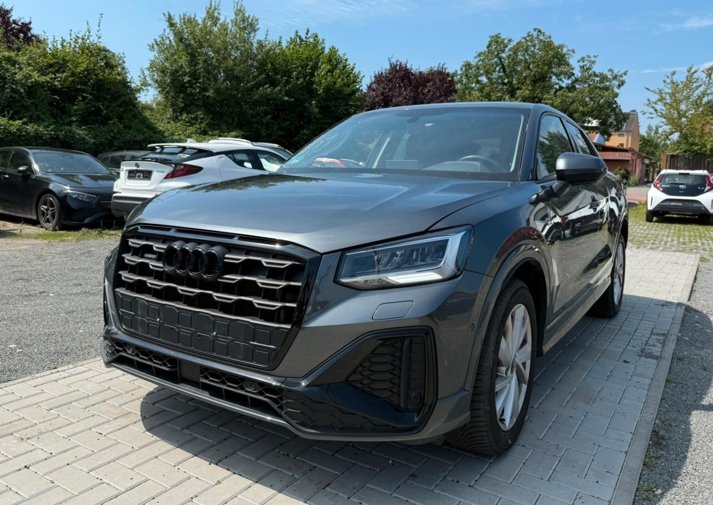 Audi Q2 40 TFSI quattro S line Kamera Tempo Navi