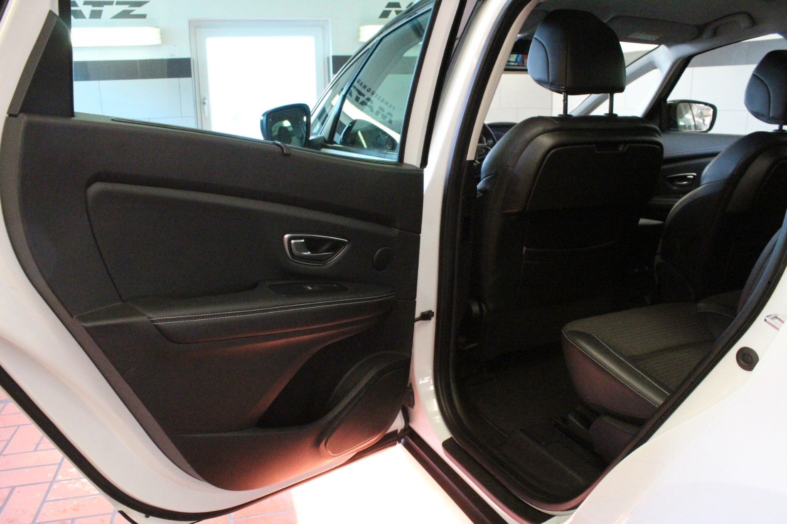 Fahrzeugabbildung Renault Grand Scenic dCi160 EDC*Bose Edition*7-Sitzer*