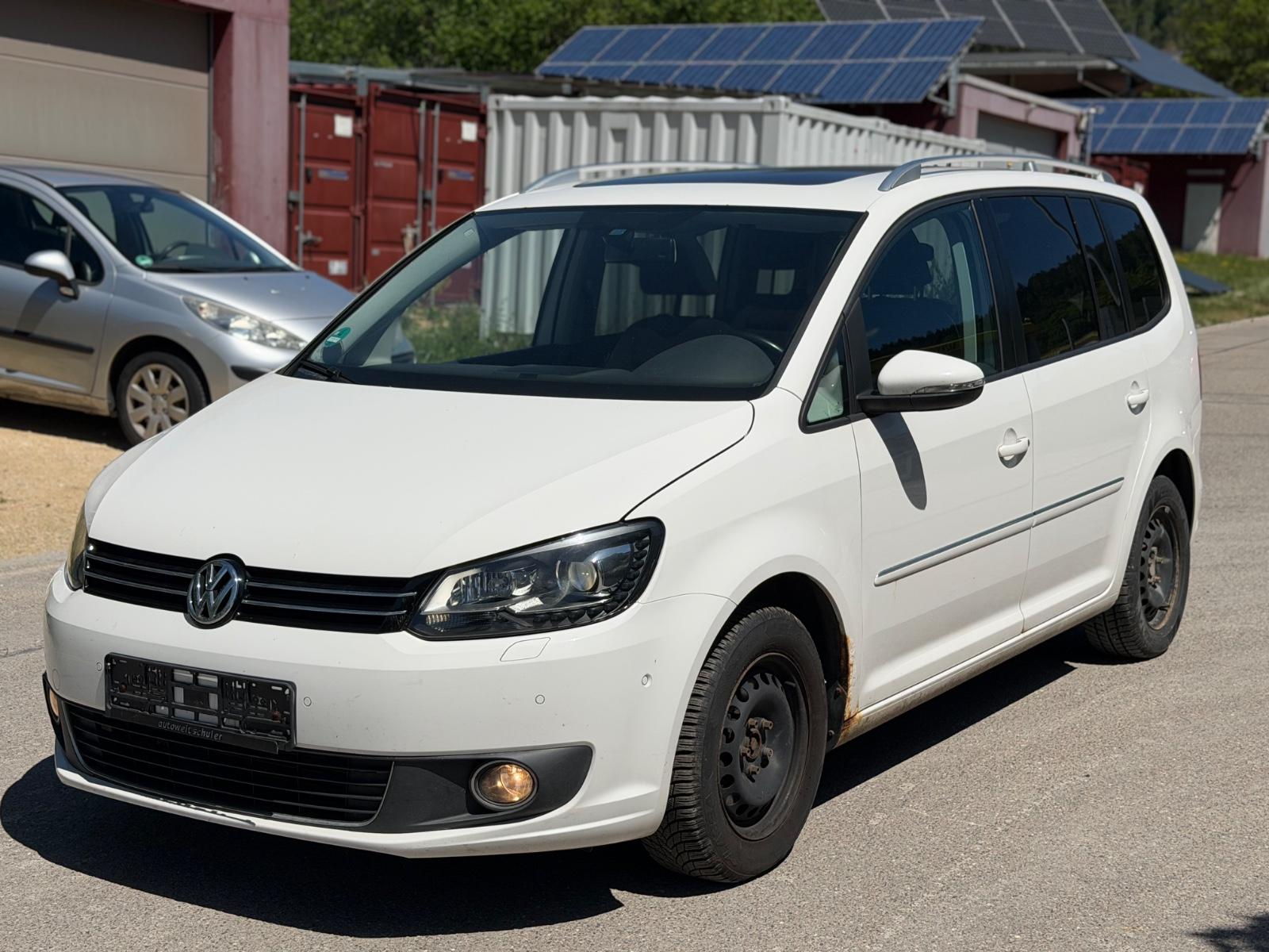 Volkswagen Touran Highline/AUTOMATIK/7-SITZER/EURO5/PANO/
