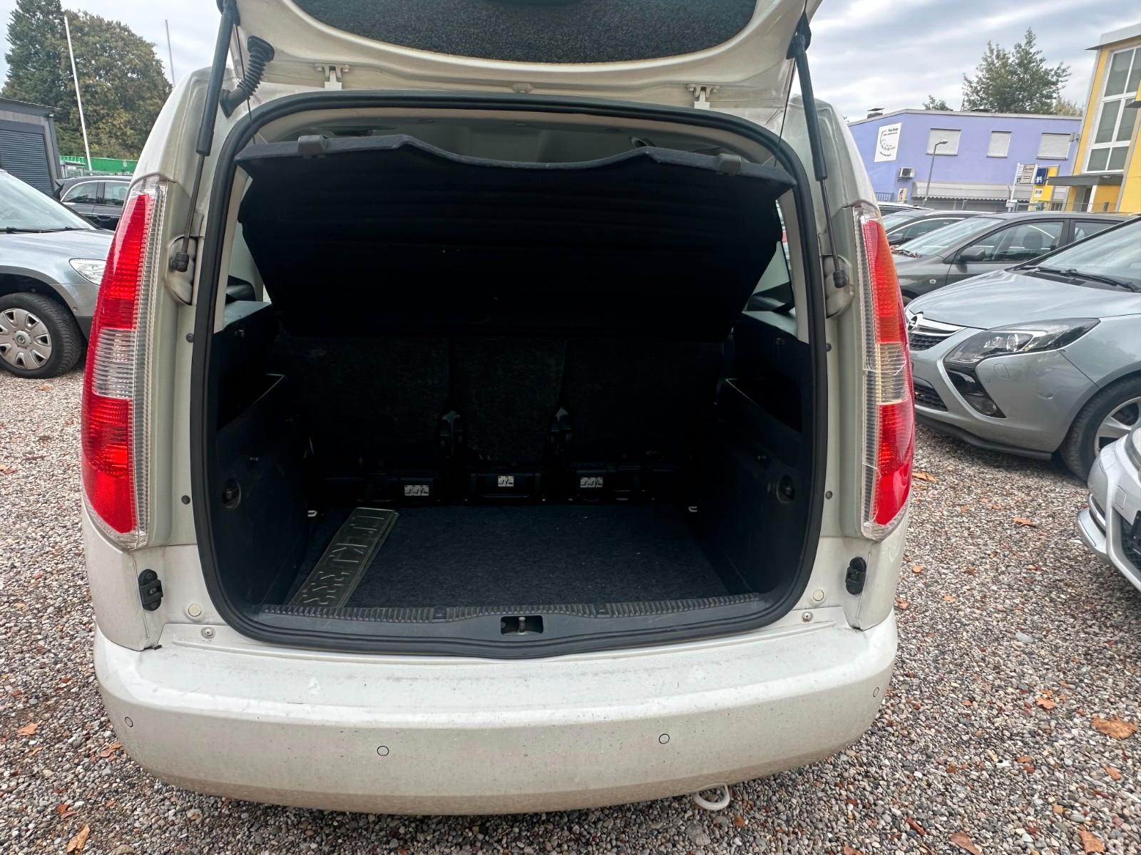 Skoda Roomster 2011 — photo 13