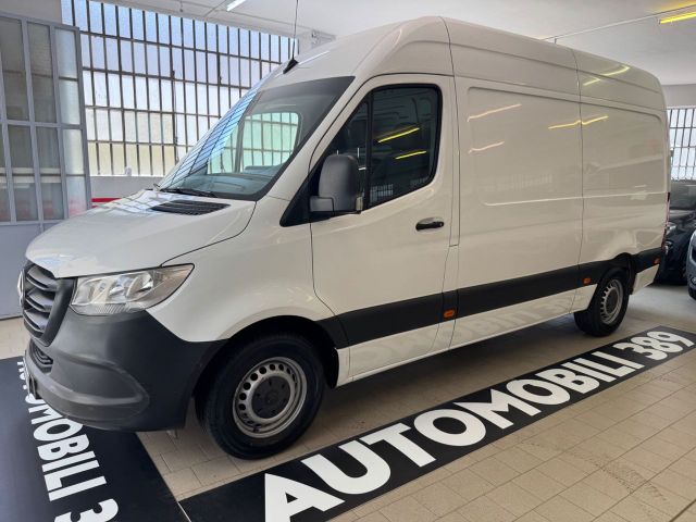 MERCEDES-BENZ Mercedes-benz Sprinter F37/33 311 CDI RWD TA Fur