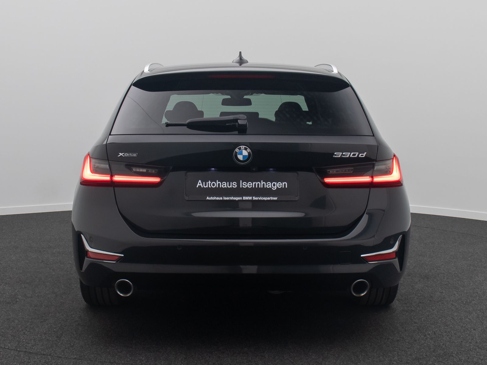 Fahrzeugabbildung BMW 330d xD Luxury Line HUD DAB Kamera AHK Panorama