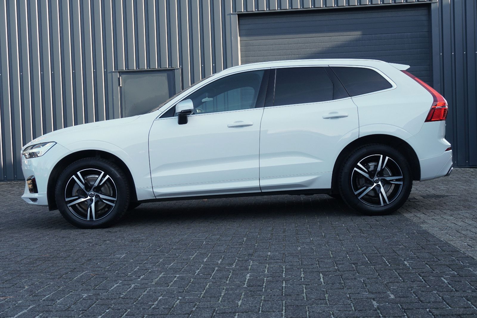 Volvo XC60 R-Design AWD 360° SHZ AHK LED NAV Harman Ka foto 4
