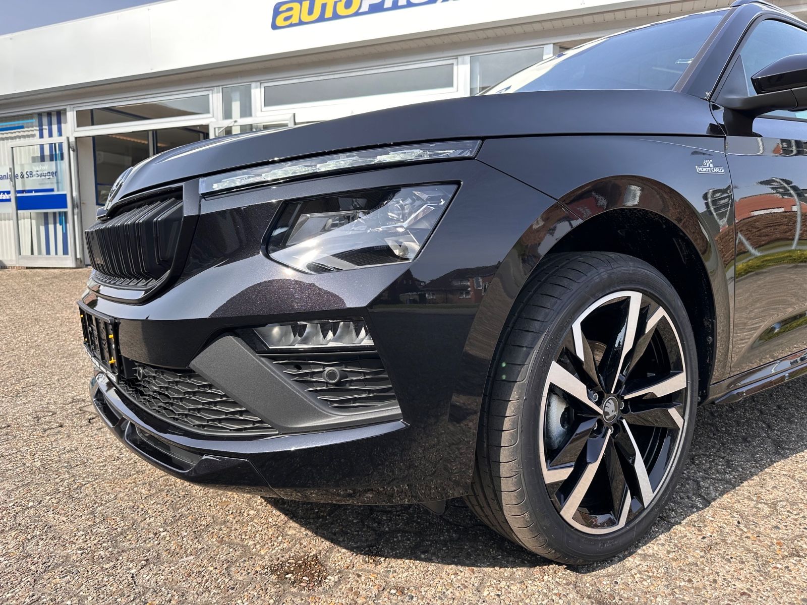 Fahrzeugabbildung SKODA Kamiq Monte Carlo 1.5 TSI DSG MATRIX/AHK/ACC/Pan