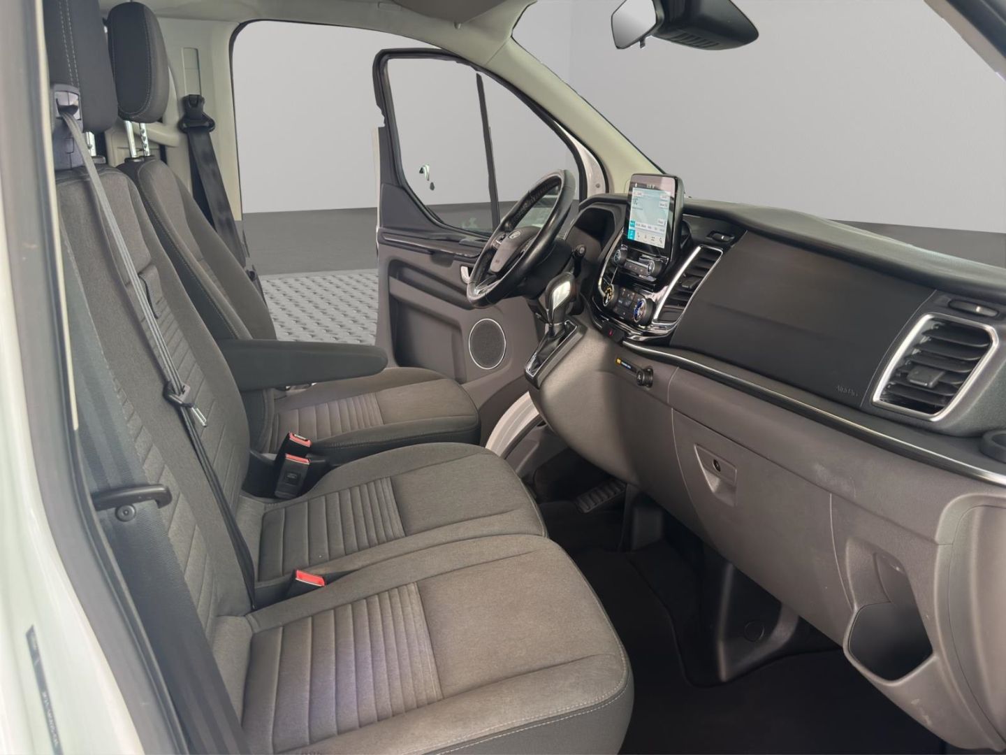 Fahrzeugabbildung Ford Tourneo Custom Transit Kombi 320 L2 Titanium