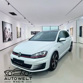 Volkswagen Golf - 3
