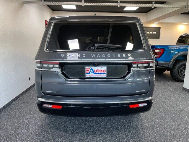 Fahrzeugabbildung Jeep GRAND WAGONEER 6.4L V-8 LPG NIGHT VIEW 1. HAND