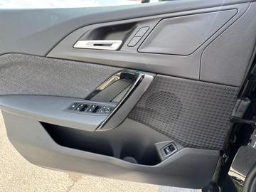 2024 BMW IX1 — миниатюра 16