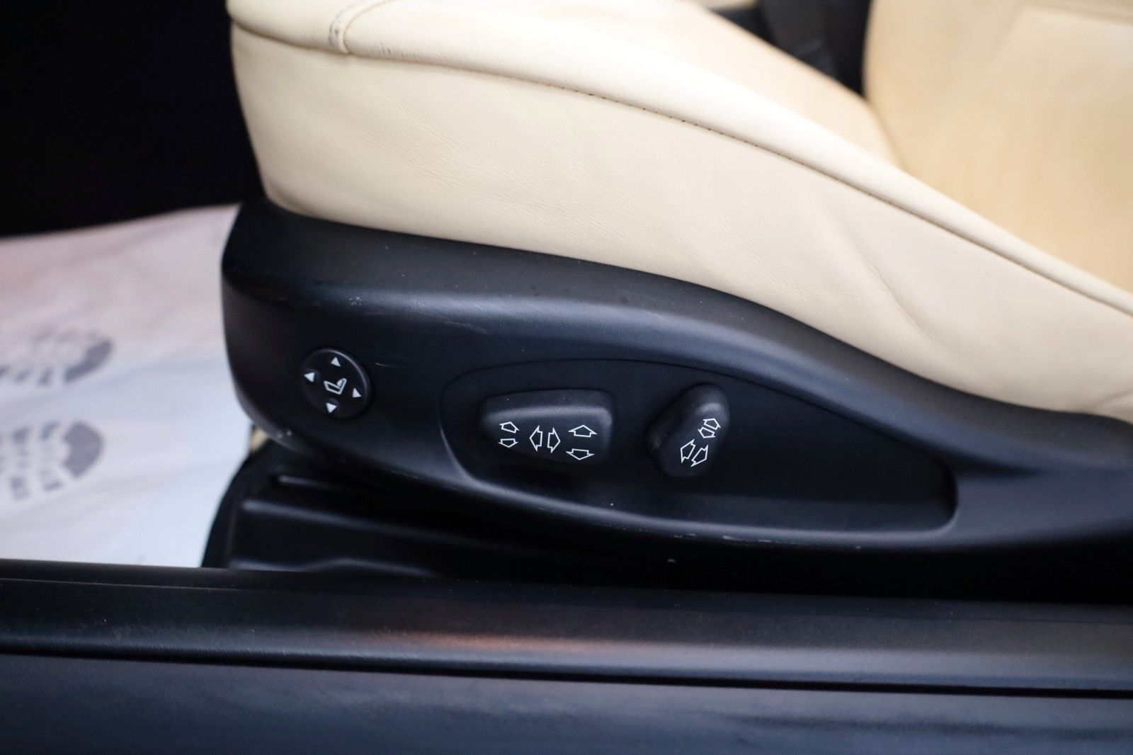 Fahrzeugabbildung BMW Cabrio 318 Ci Edition Exclusive Leder,Xenon,SH