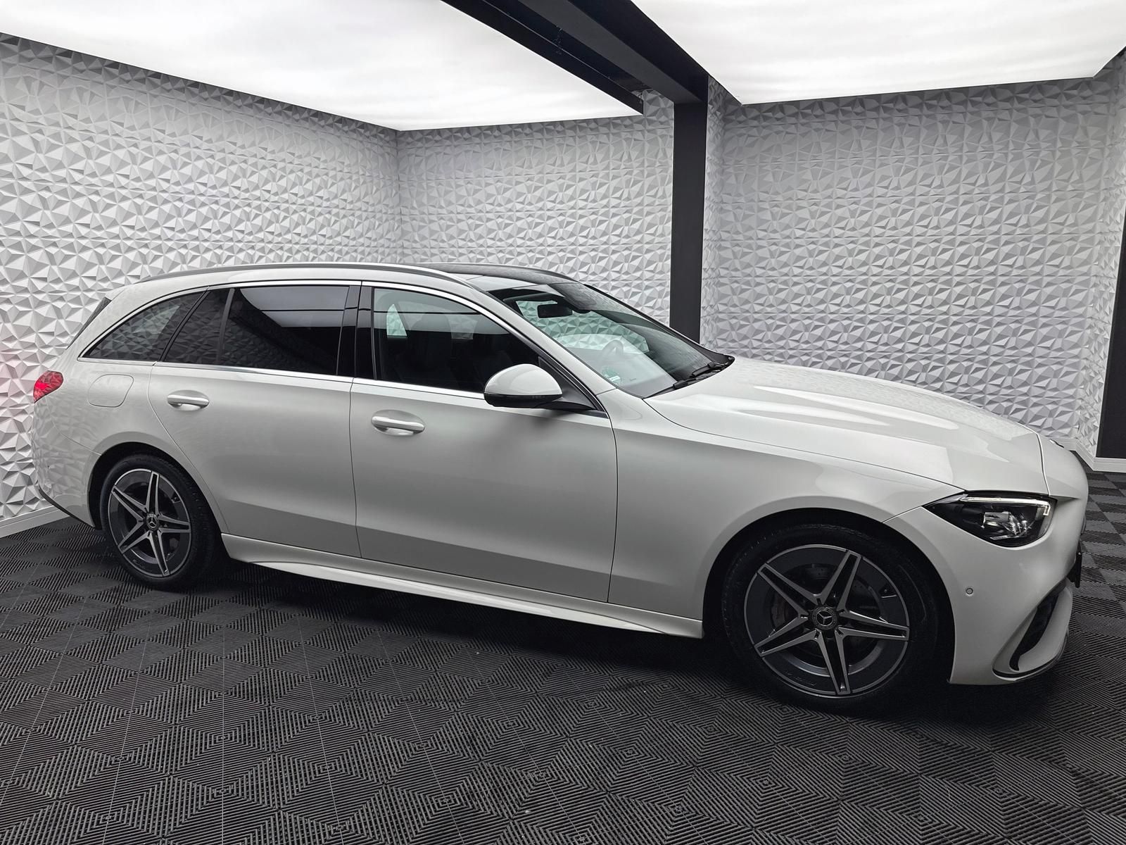 Fahrzeugabbildung Mercedes-Benz C 220d T AMG/MBUX/DIGI/PANORAMA/TOTW/RCAM/DAB