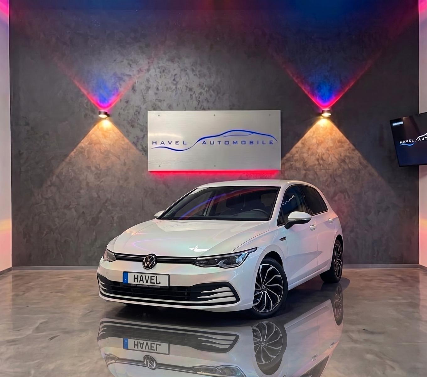 Volkswagen Golf VIII 1.5 TSI Life | LED | RückfK | behLenkr
