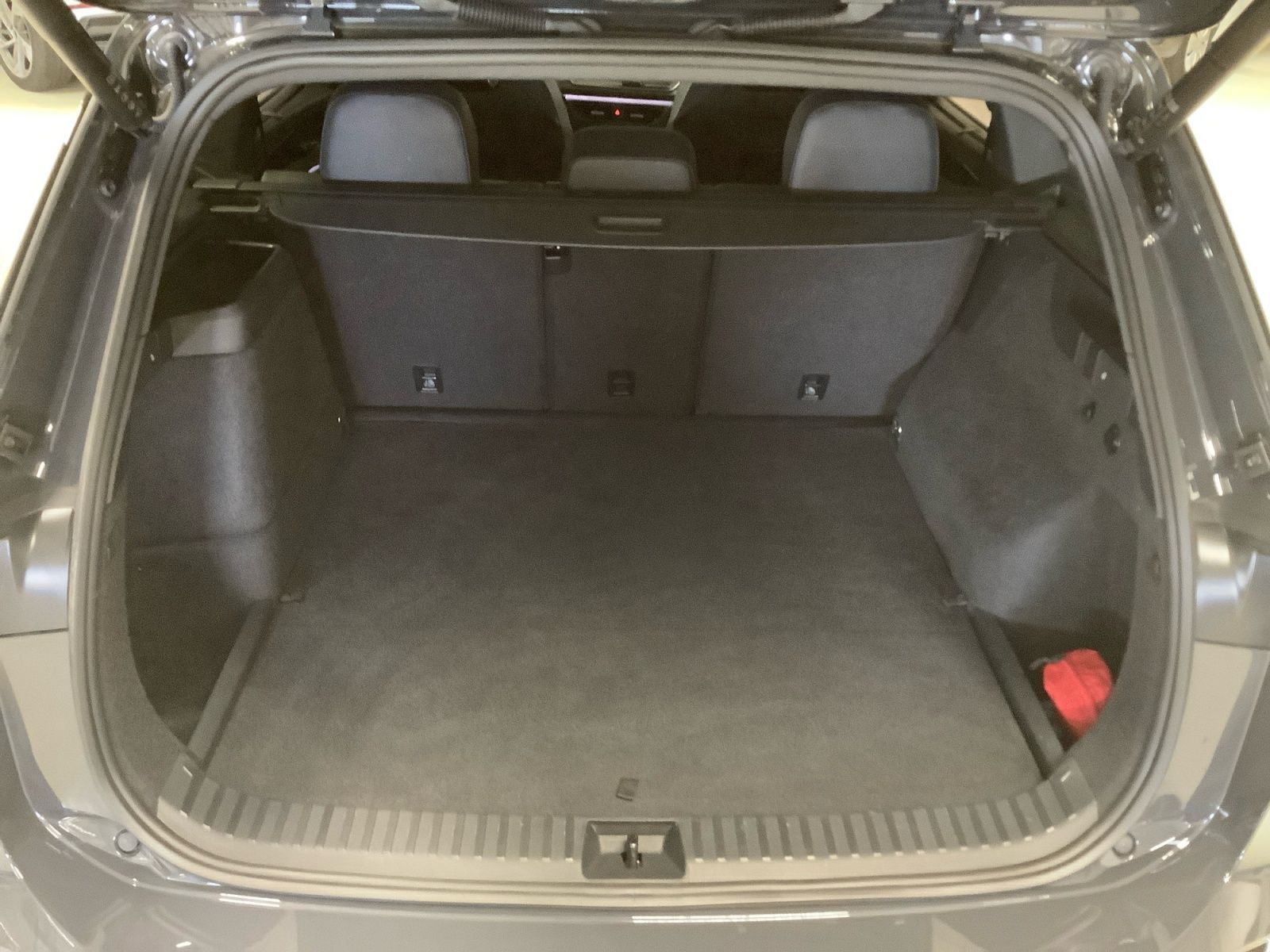 Tayron R-Line Black Style 1,5 l eHybrid 110 kW /