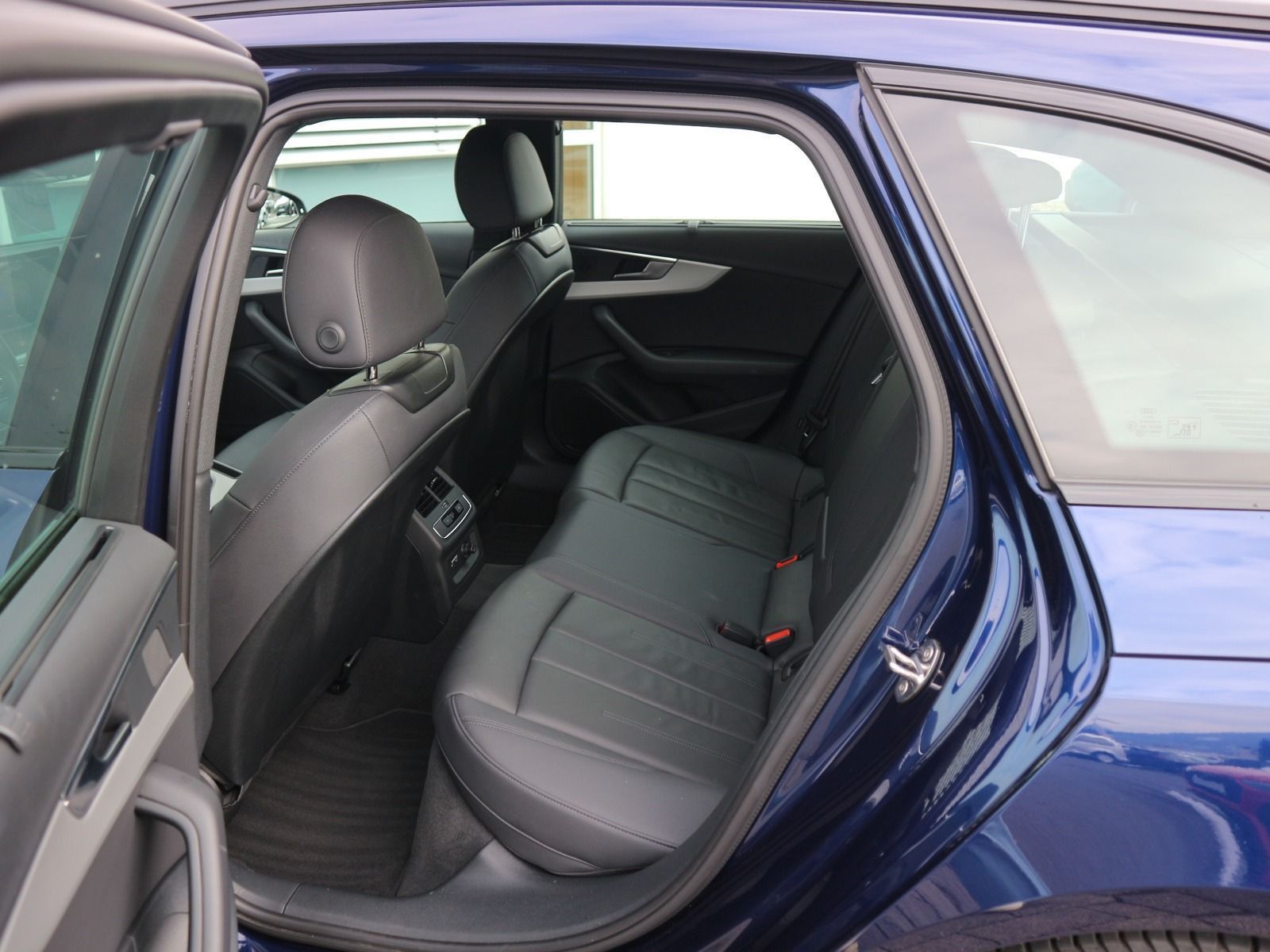 Audi A4 - Bild 13