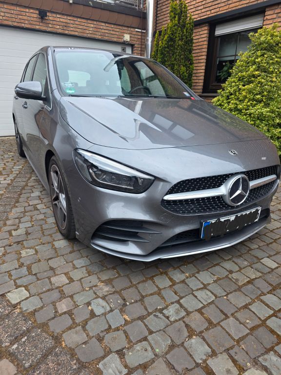 Image of Mercedes-Benz B 200