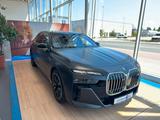 BMW M760e xDrive Sky Kristall Autobahn Executive - BMW M760 Jahreswagen