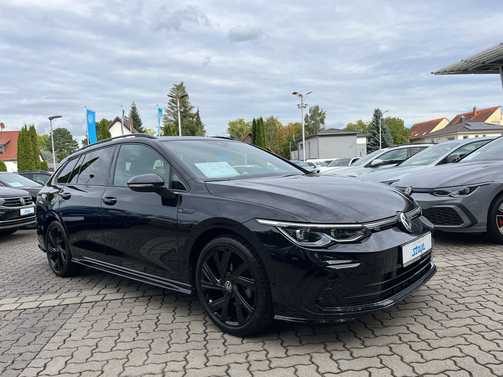 Golf VIII Variant R-Line, Pano, Navi