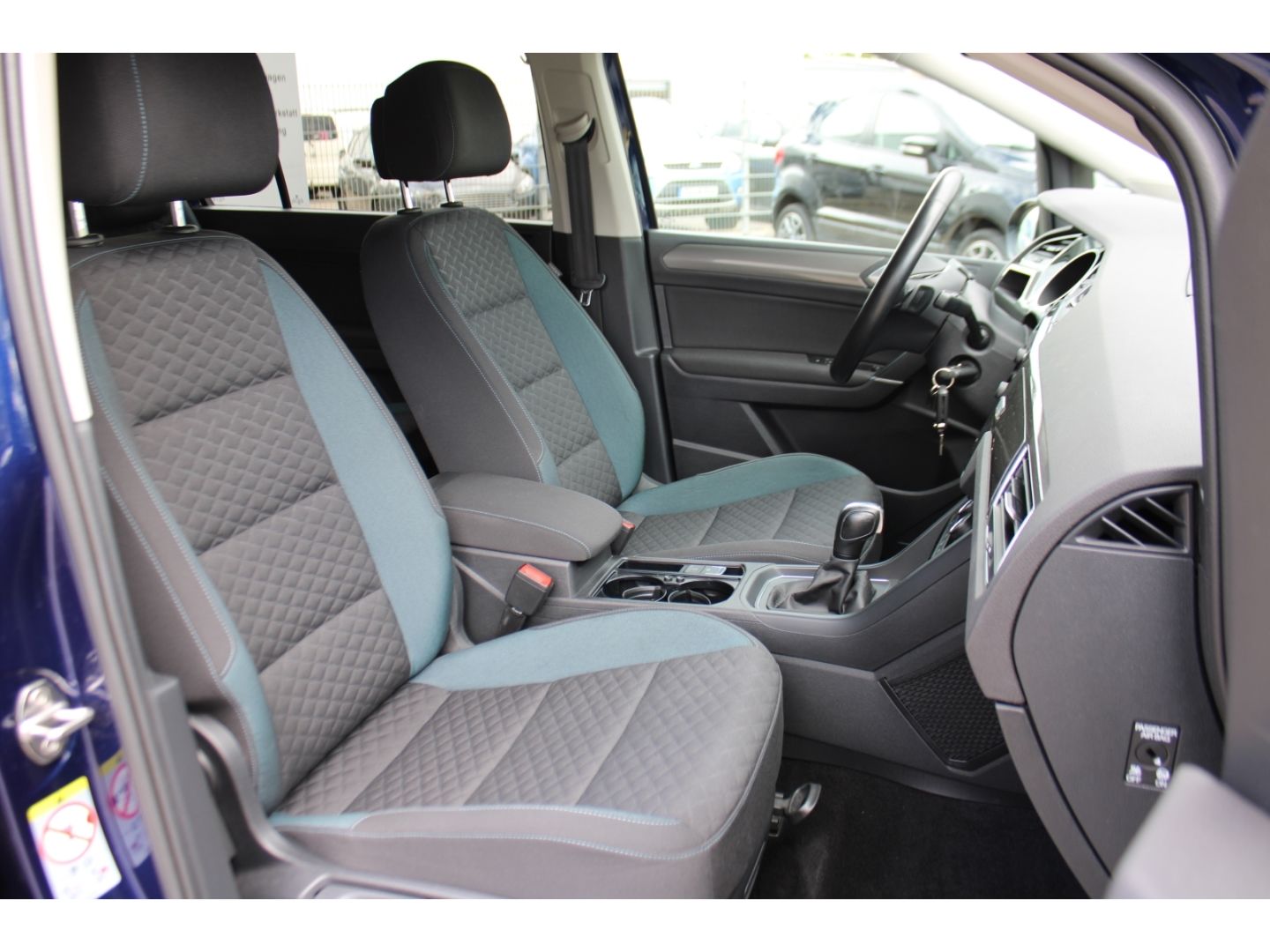 VW Touran IQ.DRIVE 2.0 TDI BMT ACC LED AHK el. Heck - Image 11