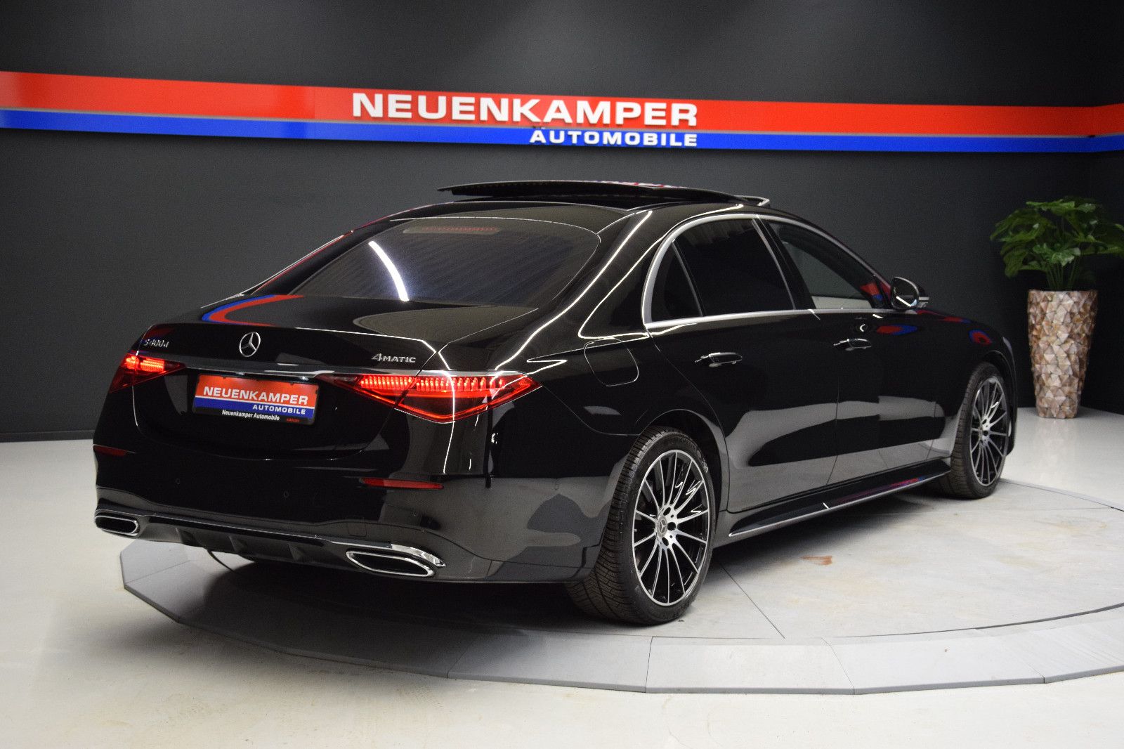 Fahrzeugabbildung Mercedes-Benz S 400 d 4Matic Lang AMG Pano TV Burmester HeadUp