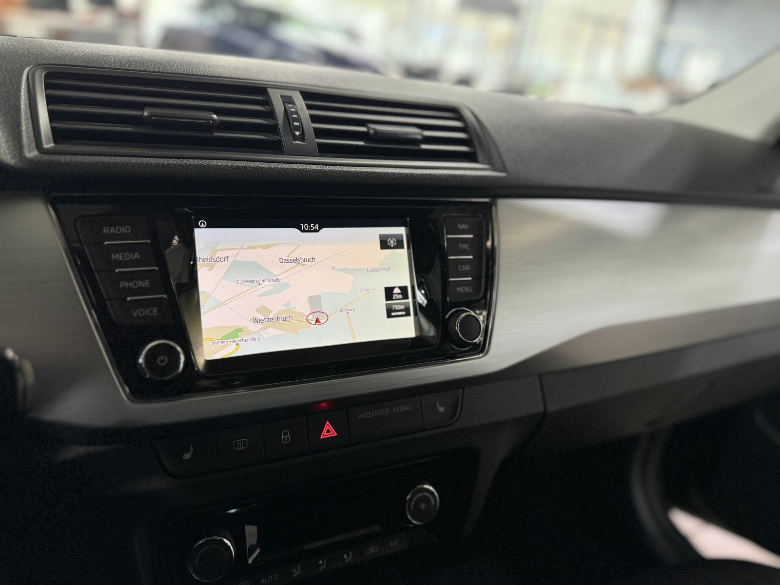 Fahrzeugabbildung SKODA Fabia Drive PDC Navi Sitzhzg Tempomat