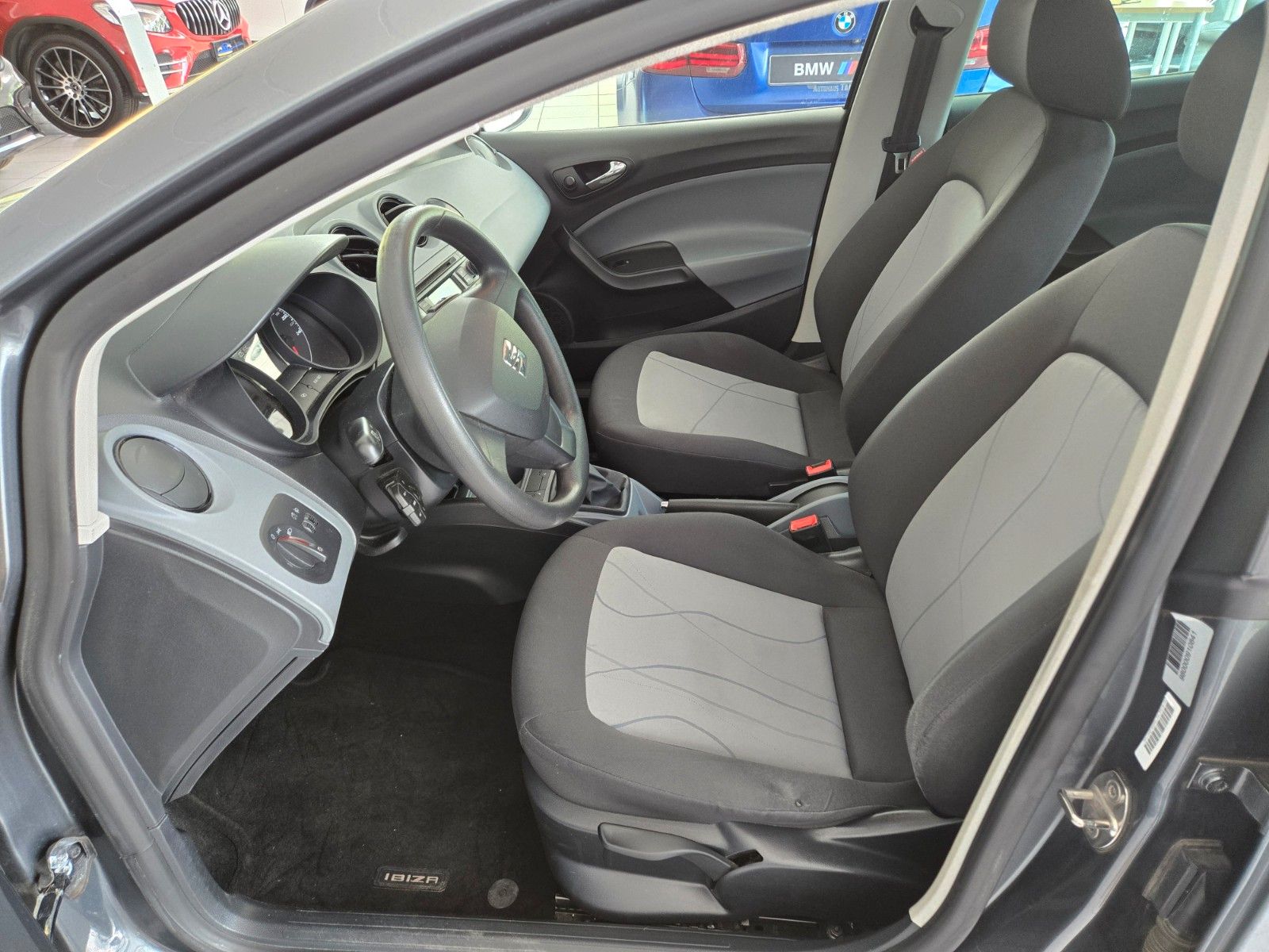 Fahrzeugabbildung SEAT Ibiza Lim. Reference Salsa