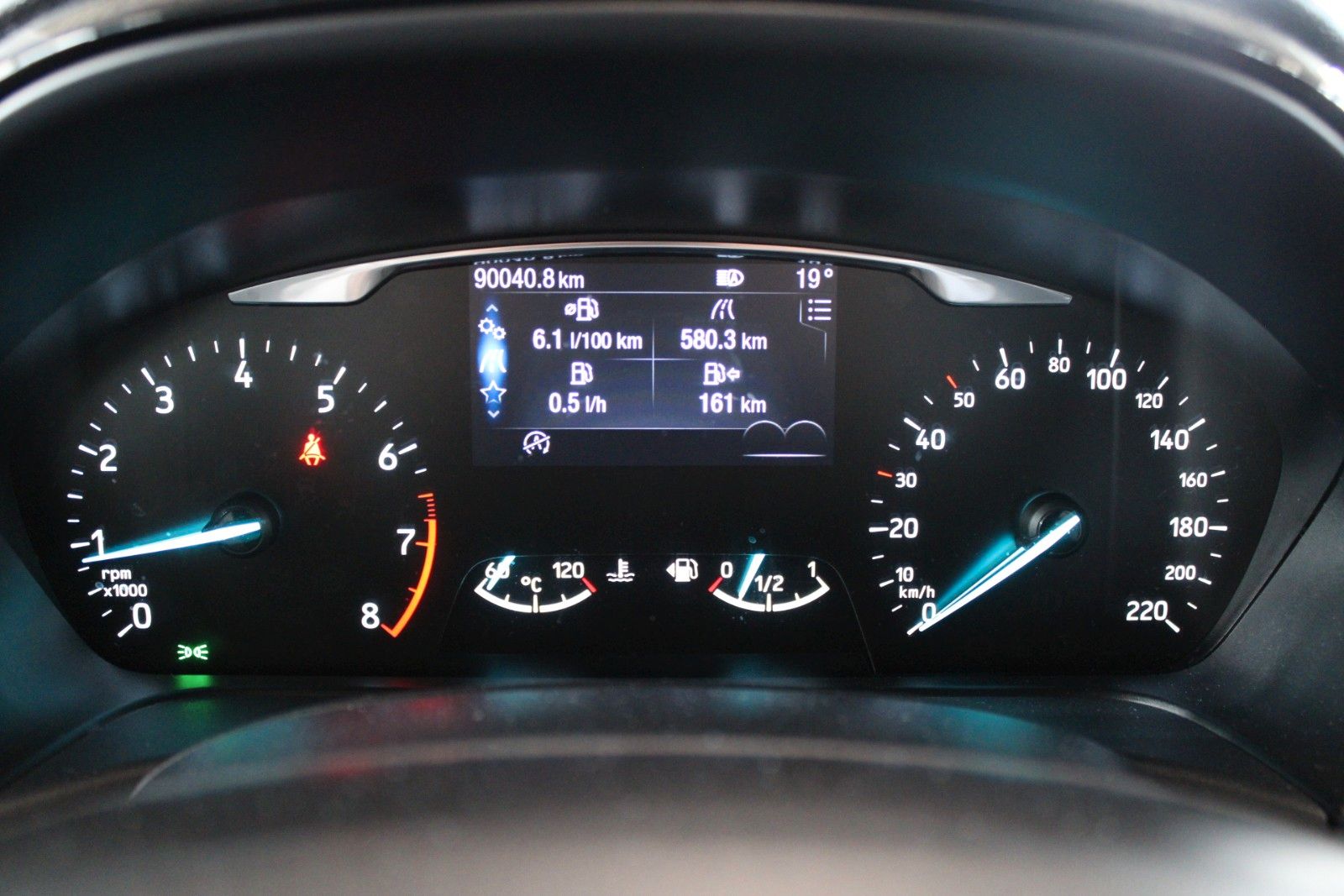 Fahrzeugabbildung Ford Fiesta Titanium LED KLIMA Allwetter PDC WinterP.