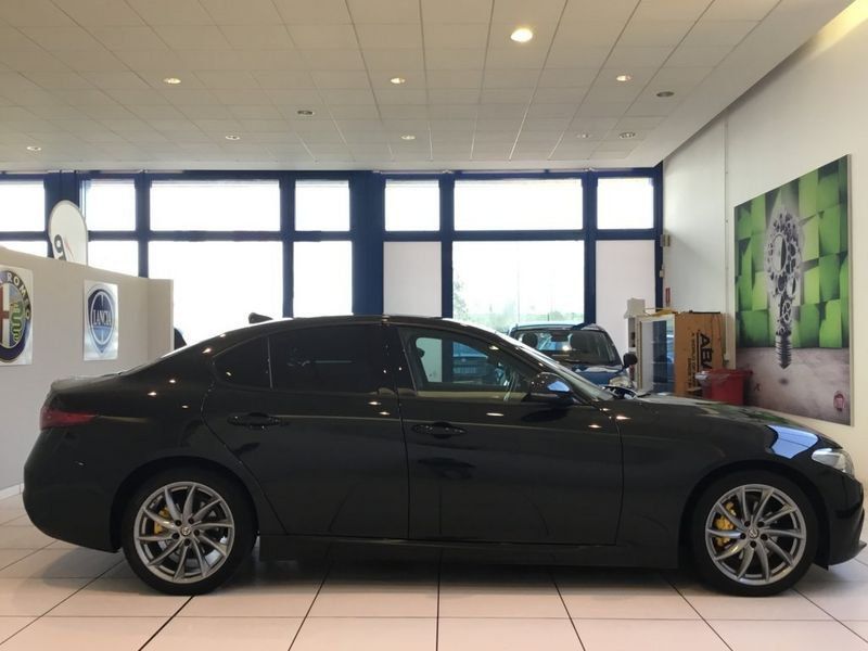 Alfa Romeo Giulia MY20 2.2 T-D 160CV AT8 Executi imagem 2