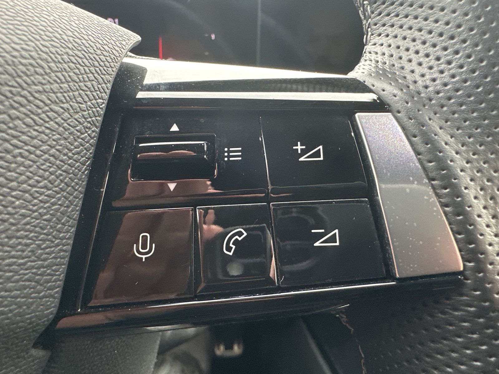 Fahrzeugabbildung Opel Astra ST 1.5 D Ultimate NAV+MATRIX+PANO+HUD+360°