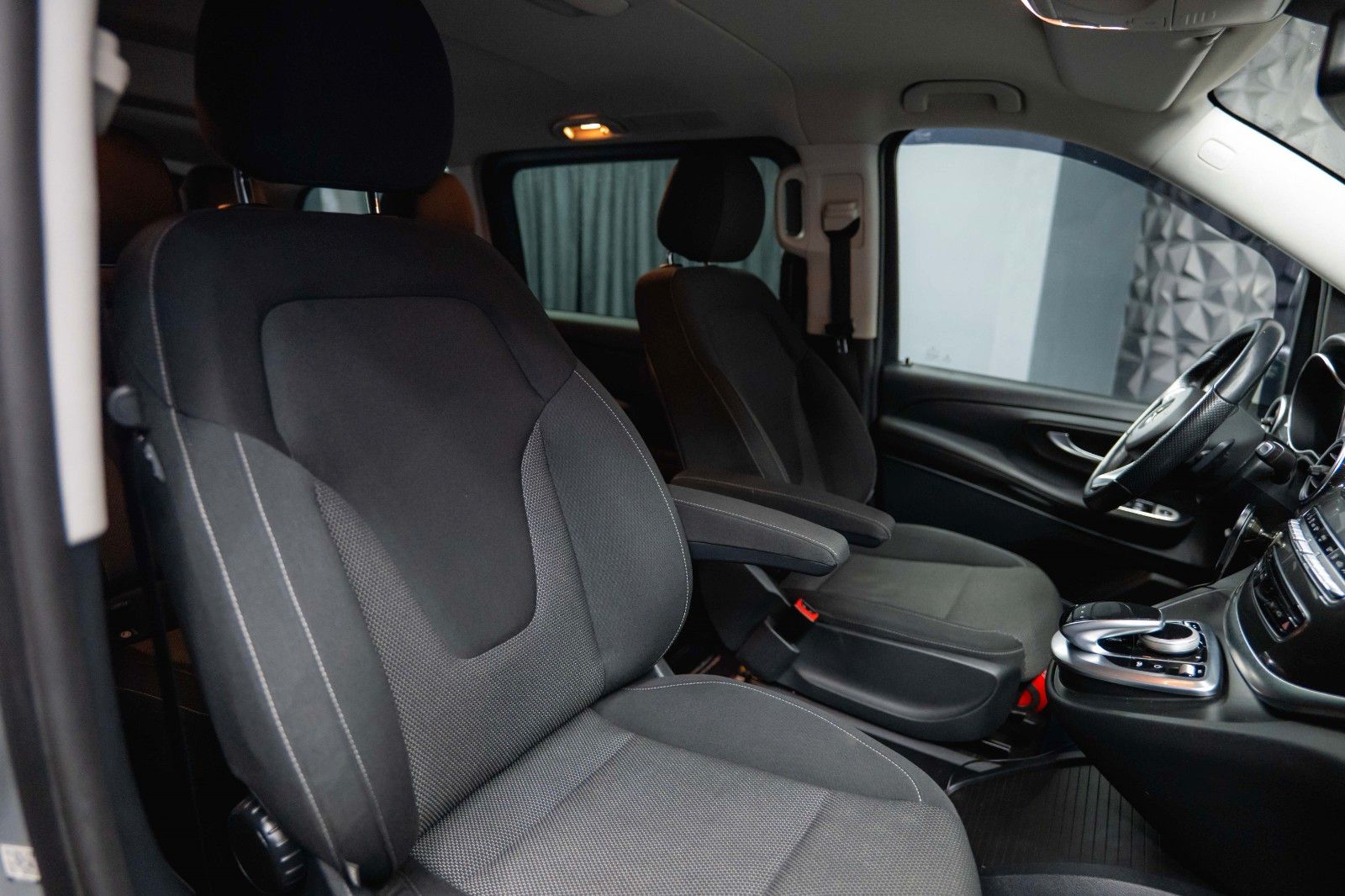 Fahrzeugabbildung Mercedes-Benz V 220 CDI EDITION Sport lang *ACC*DAB*6 Sitze*